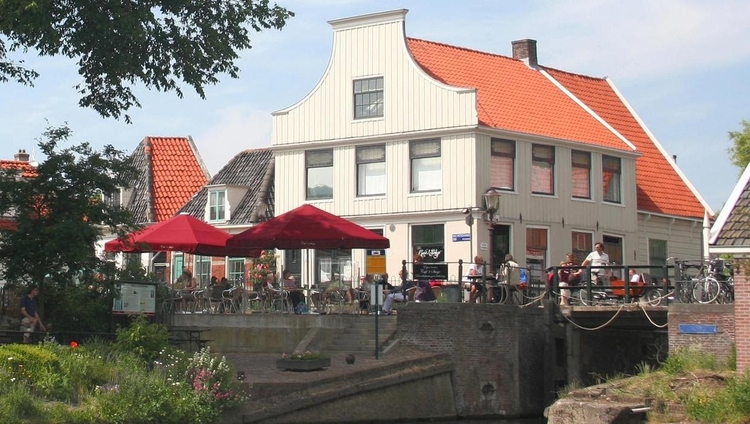Café 't Sluisje aan de Nieuwendammerdijk  